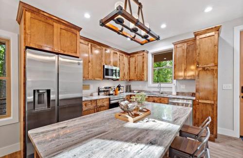 Frank House | The Toasted Marshmallow 2 Kings Fire Pit Hiking