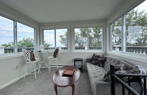 Ocean Bluff-Brant Rock House | The Tower Beach House: Expansive ocean views from tower observatory room and widows walk. 2 blocks to beaches in Brant Rock beach community