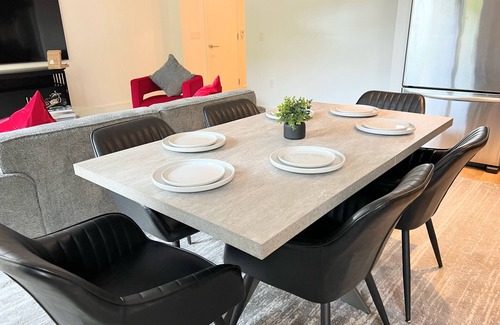 McLean Apartment | The Tysons Corner Suite I 4 beds