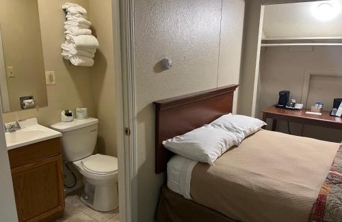 Londonderry Hotel | The Upper Pass Lodge