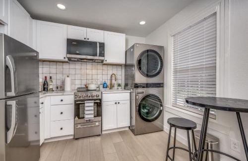 Denton Apartment | The Vanderbilt Mansion Apt 7 Near Downtown and TWU