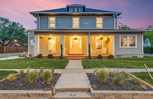 Denton Apartment | The Vanderbilt Mansion Apt 7 Near Downtown and TWU