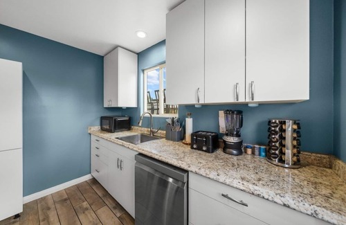 Linda Vista House | The Veranda | Private Patio Deck with Park Access