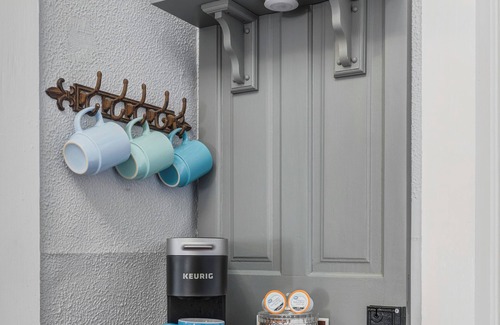 New Iberia House | The Victorian Secret - St. Peter House - Downtown, Entire House! New Reno!