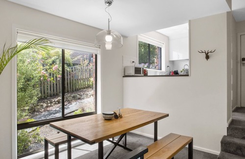 Sandy Bay Apartment | The View 2 bed unit with stunning Hobart outlook