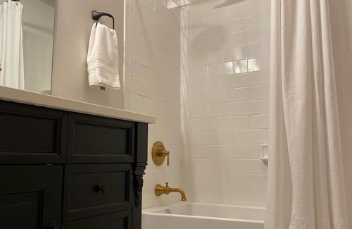 Azalia Bed & Breakfast | The Vine Bed & Breakfast LLC