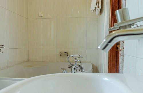 Kampala Hotel | The Vinetea Hotel