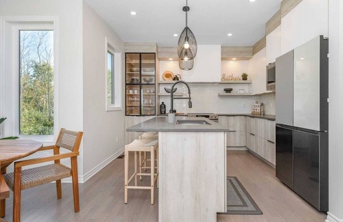 Kemptville House | The Wabi Sabi: 4-bedrooms designer home