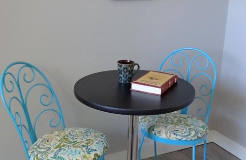 Creston Apartment | The Walnut Tree