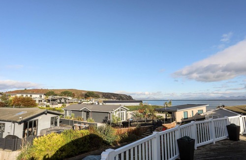 Mynytho Cottage | THE WARREN D24, pet friendly, country holiday cottage in Abersoch