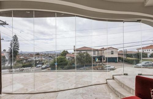 Roseville - Fleet Ridge House | The Wave House! Custom Gem with Panoramic Views, Fire Pit, BBQ, Pool Table