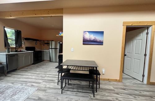 Westport Cabin | The Westport Pearl, a cozy, quiet neighborhood. Like bringing the outdoors in.