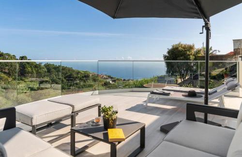 Canhas House | The White House by An Island Apart