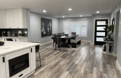 Raskin Estates House | The White House -Spacious 4BR W/Pool 10 min from TPC Golf!