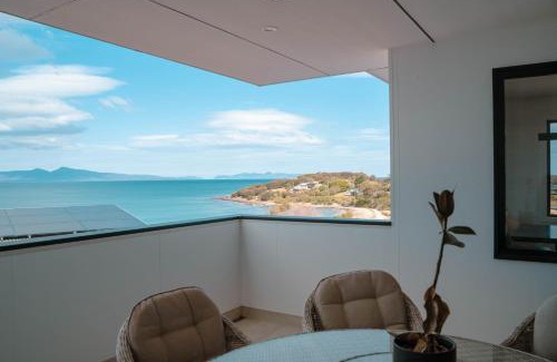 Swansea House | The White House ~ Your ultimate escape!