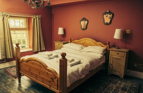 Zeals Hotel | The White Lion Inn