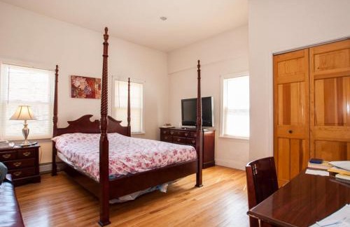 The Port House | The Windsor Inn Guest House