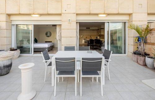 Herzliya Pituach Apartment | The Yacht Apartment in Herzlia