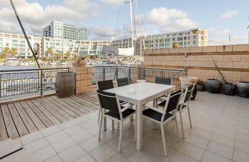 Herzliya Pituach Apartment | The Yacht Apartment in Herzlia