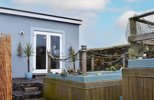 Dinas House | The Yard Beach Retreat - Uk43652