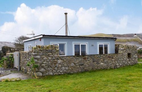 Dinas House | The Yard Beach Retreat - Uk43652