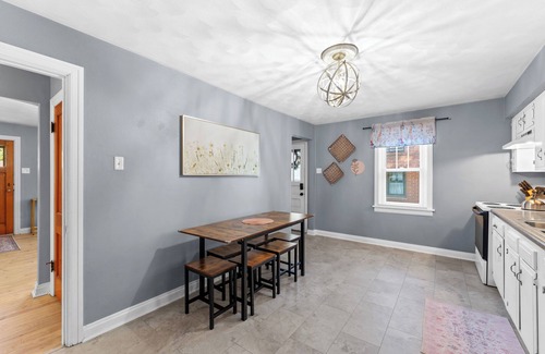 Waterloo House | The Yellow Haus, 3 bedrooms, close to downtown Waterloo!