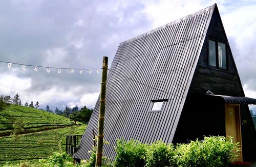 Lindula Ski Chalet | The ZenDen-Cozy Cabin Perfect For Couples