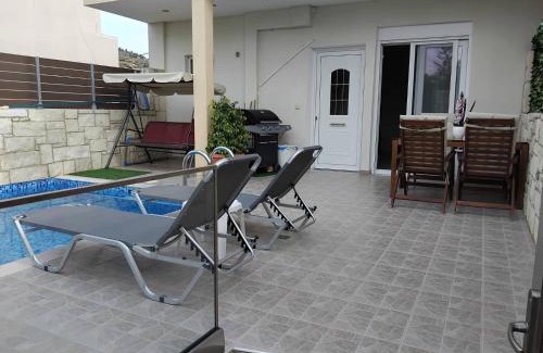 Gouvai House | “Theeporto” Maisonette with pool