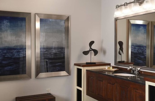 Broken Arrow Hotel | Theme Suite, Stoney Creek Tulsa, Whirlpool, Living Area | 2 Units