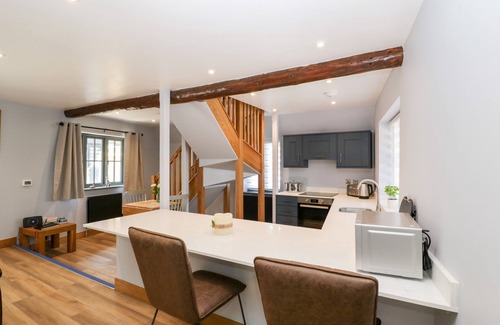 Winterborne Stickland Cottage | THIMBLE COTTAGE, pet friendly, with a garden in Blandford Forum