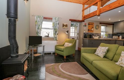 Newland Near Ulverston Cottage | THIMBLE COTTAGE, luxury holiday cottage, with open fire in Pennington