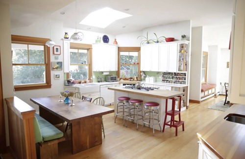 Greenbush House | Third Cliff Scituate.Easy walk to Downtown and Peggoty and SPIT beaches