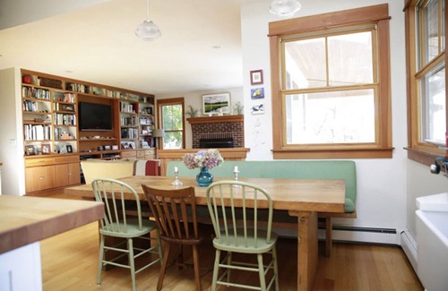 Greenbush House | Third Cliff Scituate.Easy walk to Downtown and Peggoty and SPIT beaches