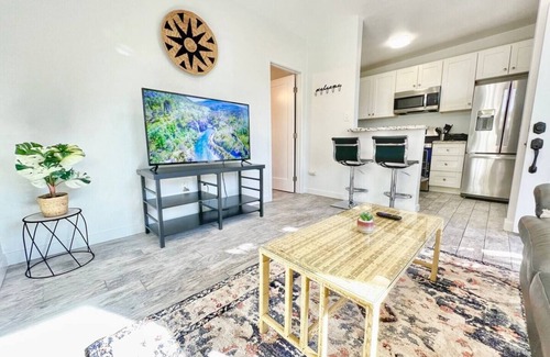 Lincoln Acres Apartment | This apartment is a 1 bedroom(s), 1 bathrooms, located in San Diego, CA.
