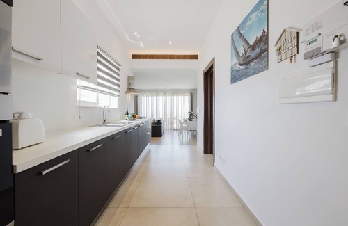 Mellieha Apartment | This apartment is a 1 bedroom(s), 1 bathrooms, located in Il-Mellieħa, null.