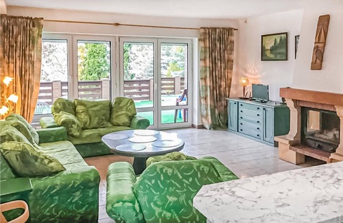 Insko House | This cozy cottage is located in the picturesque village of I?sko.