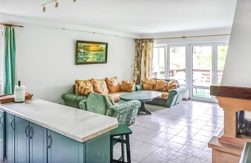 Insko House | This cozy cottage is located in the picturesque village of I?sko.