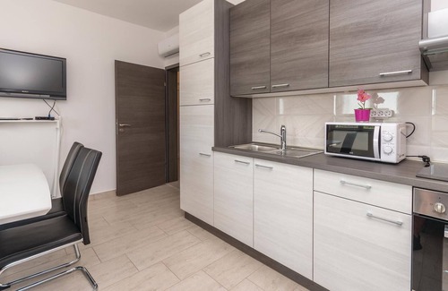 Policnik House | This cozy vacation house with pool consists of two floors connected by external stairs.