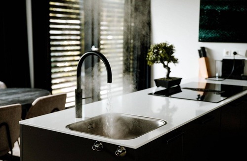 Municipality of Rhenen House | This Eco-Lode is furnished for six persons as well but also has an extra hot tub. This means you can relax completely from your own patio and grab your own wellness moment!