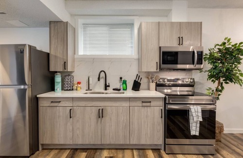 Northwest Calgary House | This house is a 2 bedroom(s), 2 bathrooms, located in Calgary, AB.