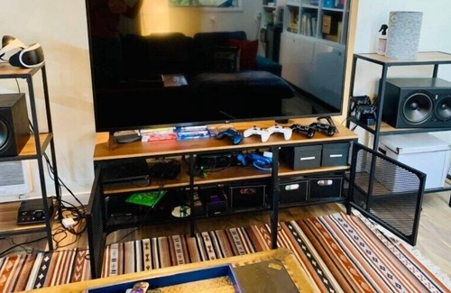 Sammamish House | This house is a 4 bedroom(s), 2 bathrooms, located in Sammamish, WA.