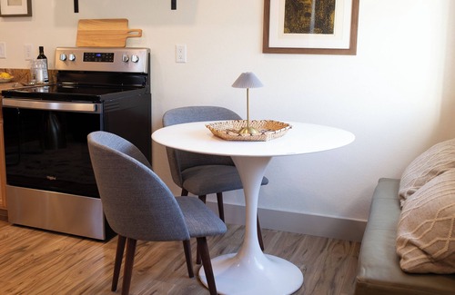 Central Point House | This is a 3 bedroom 2 bath home with large backyard. In the back of the property features a 1 bedroom fully equipped guest house with a gate from the backyard for easy access.