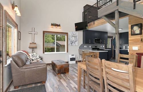 Funny River House | This quiet cabin on a slough of the Kenai River is what you need.