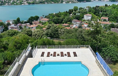 Kanlıca Mahallesi Villa | This villa is a 6 bedroom(s), 4.5 bathrooms, located in Beykoz, İstanbul.