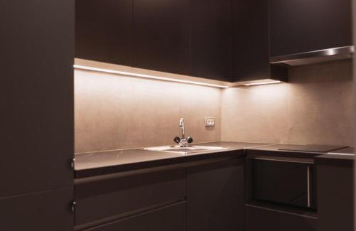 Athens City Centre Apartment | Thissio Acropolis Historic Flat 2