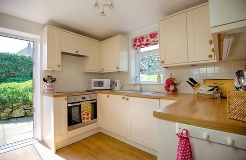 Castle Douglas Cottage | Threaby Cottage - a cottage that sleeps 4 guests in 2 bedrooms