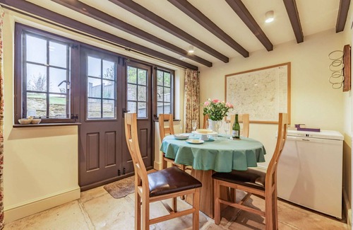 Longborough Cottage | Three bed Cotswold holiday cottage near Stow-on-the-Wold - Spa Changing Rooms