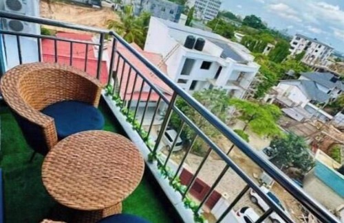 Oyster Bay Apartment | Three-Bedroom Apartment with Balcony 1& 4