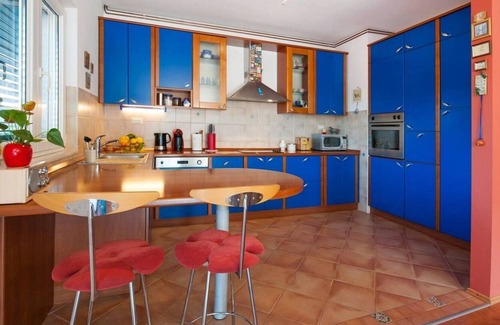 Zrnovnica Apartment | Three bedroom apartment with terrace Žrnovnica, Split (A-20916-a)
