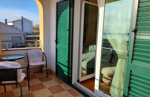 Rtina Apartment | Three bedroom apartment with terrace and sea view Rtina - Miočići, Zadar (A-22001-a)